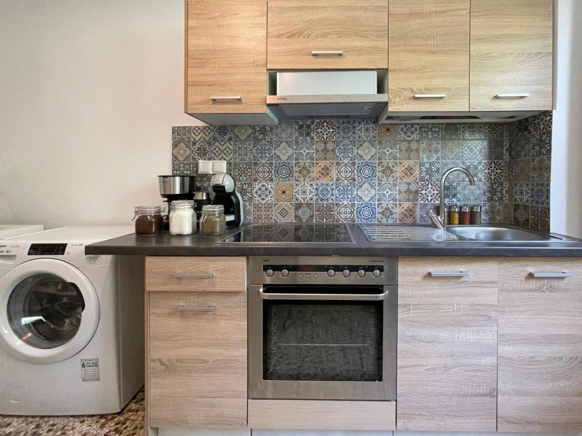 Soho Vibrant 55Sqm Apt In Atenas Exterior foto